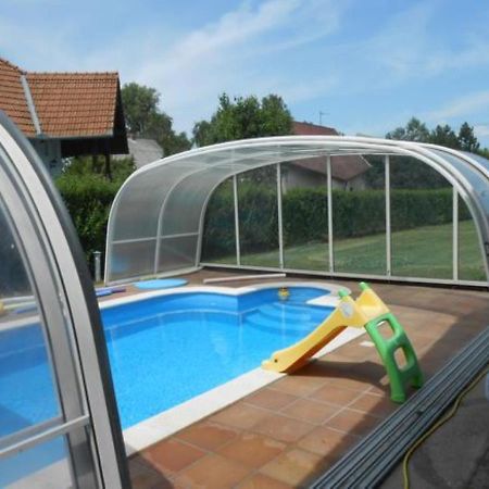 Schoenes Ferienhaus Mit Grossen Pool 250 M Vom Balaton Balatonmáriafürdő 外观 照片