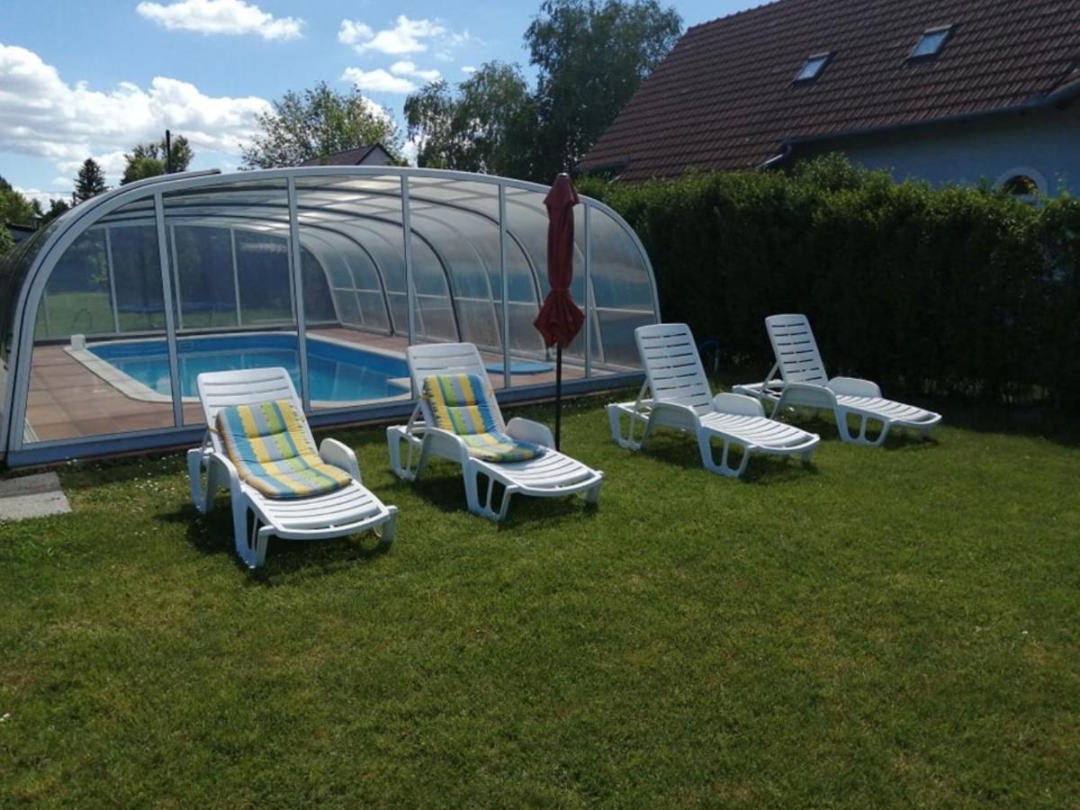 Schoenes Ferienhaus Mit Grossen Pool 250 M Vom Balaton Balatonmáriafürdő 外观 照片