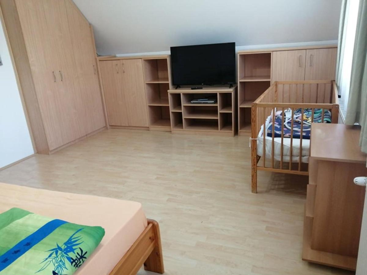 Schoenes Ferienhaus Mit Grossen Pool 250 M Vom Balaton Balatonmáriafürdő 外观 照片